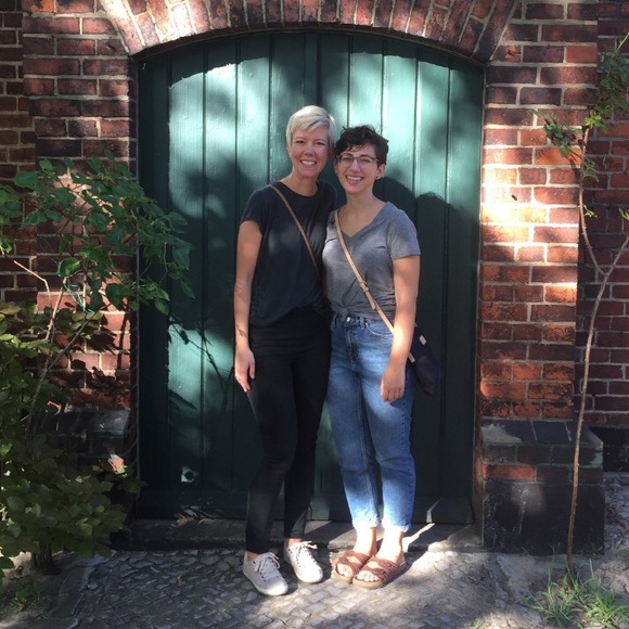 Meet your Poshers, Alyssa & Trish - Picture 3 of 4